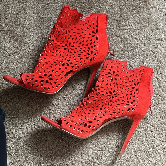 Matching set heels and clutch/ shoulder bag - Picture 3 of 6